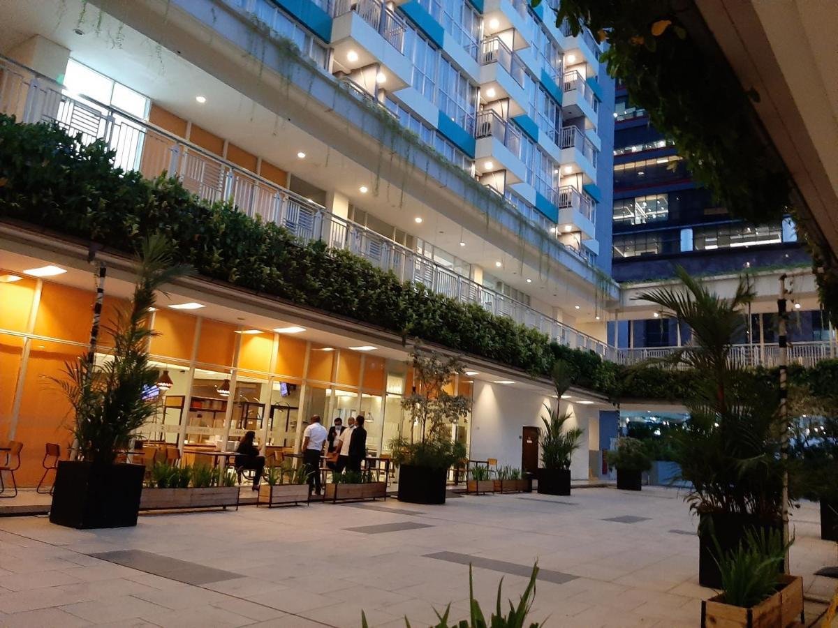 Cozy The H Residence Cawang By Bonzela Property Yakarta Exterior foto